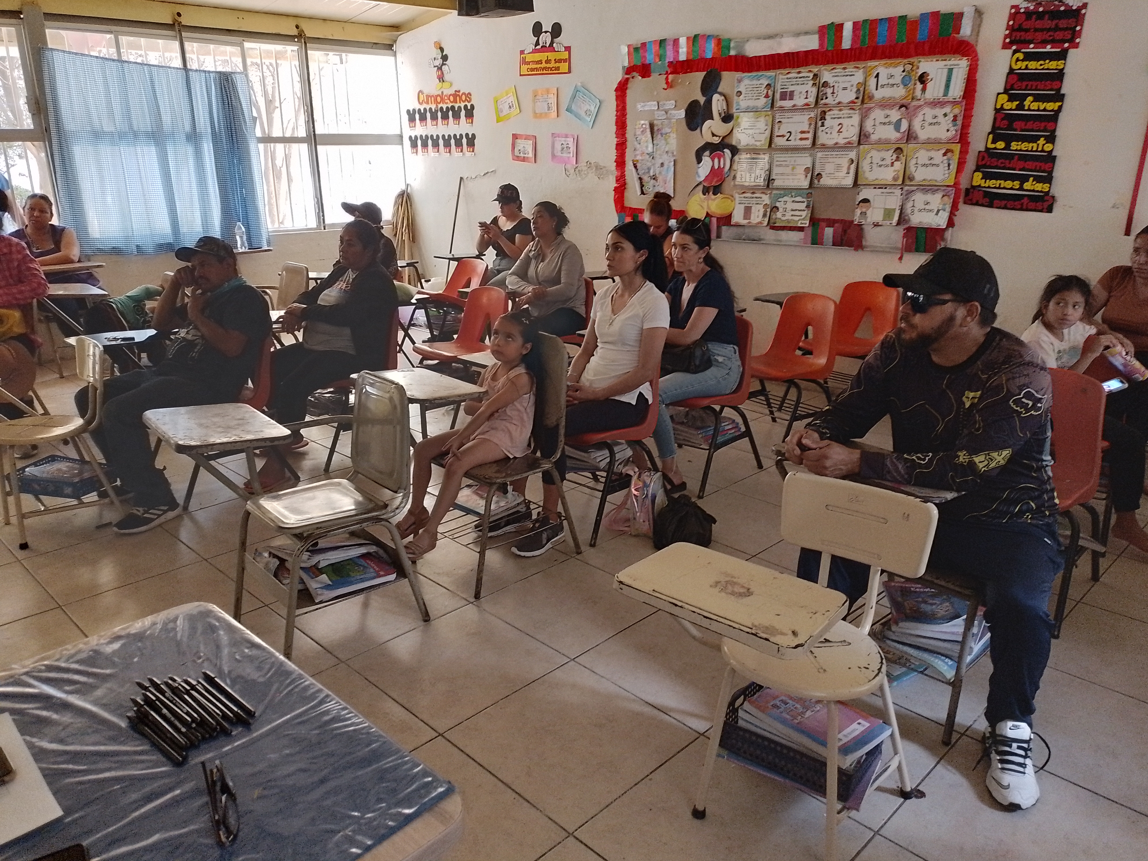 JUNTA CON PADRES DE FAMILIA DE FÚTBOL Y RECONOCIMIENTO DE MAESTROS(AS) DE DOMUS